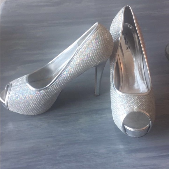 Sparkly high heels - Picture 2 of 3